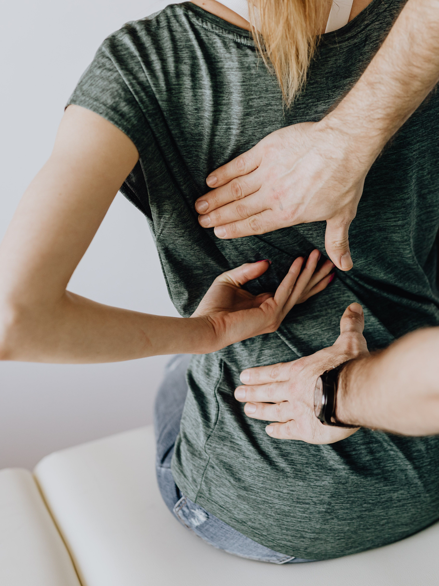 Clinical back assessment before choosing a spine treatment